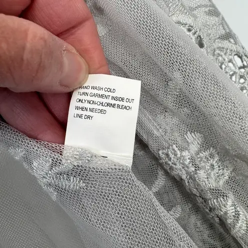 Cal Style Kimono Top Womens XL Silver Lace Crochet Witchy Romantic Fairy Gray