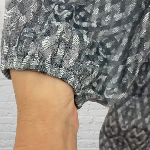 Fred David Peasant Blouse 2X Gray Ikat Print Tassel V-Neck 3/4 Sleeve ✨