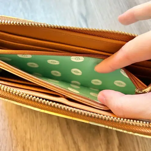 Lounge Fly Pokemon Pikachu Leaves Mint Zip Wallet RARE LIKE NEW