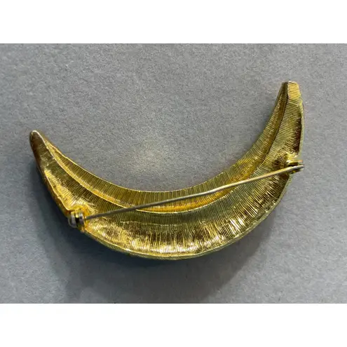 Vintage Crescent Moon Brooch Gold Tone Celestial Hippie Whimsygoth