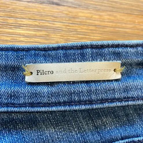 Pilcro and the Letterpress mid rise light wash denim stretch jean short size 27