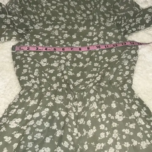 Nasty Gal  floral draped romper womens size 6‎