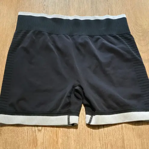Oiselle Womens Seamless Racer Long Athletic Shorts Pickelball Outdoor sz L NWT