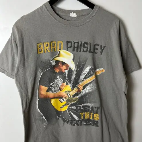 Brad Paisley Country Rock Music Tour Graphic T Shirt Medium Tee Unisex Fit Gray
