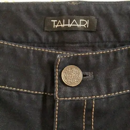 Tahari stretchy ankle Capri jeans Women’s Size 8 Dark Rinse