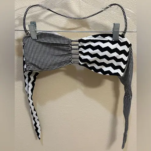 Island Soul Black White Geometric Bikini Top Women's