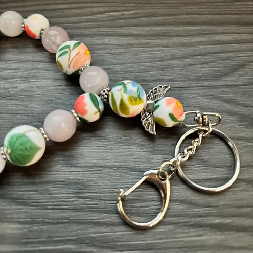 Floral Beaded Bracelet Keychain White