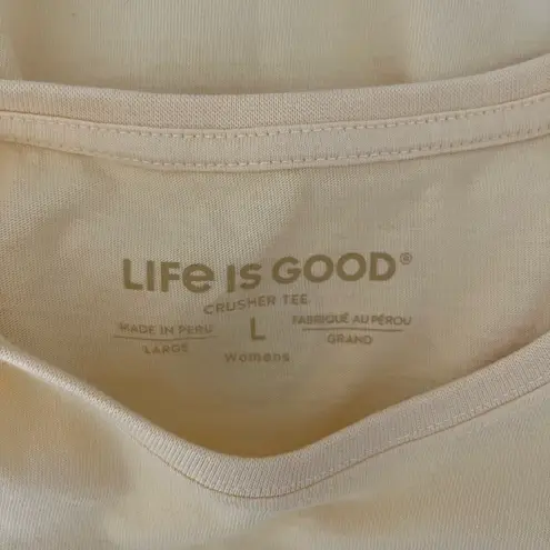 Life is Good  Yellow Wine Doesn’t Ask Questions Cotton Crusher T-Shirt‎ Large