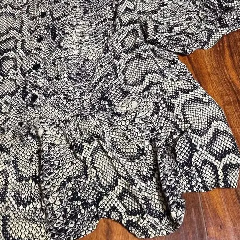 Live 4 Truth Women’s Top Shirt Black Cream White Boa Snake Animal Print Sz XL