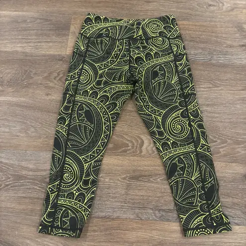 CVG Constantly Varied Gear Zenergy Capri Leggings – Black/Neon Yellow – Sz Small