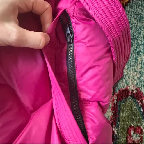 SOIA & KYO Bryanna Water Resistant 700 Fill Power Down Puffer Coat - Image 8