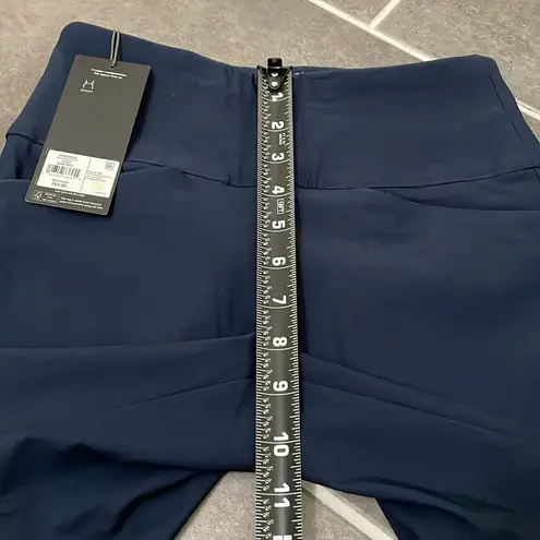 Walter Hagen Sculpt 7” pull on short size XS Blue