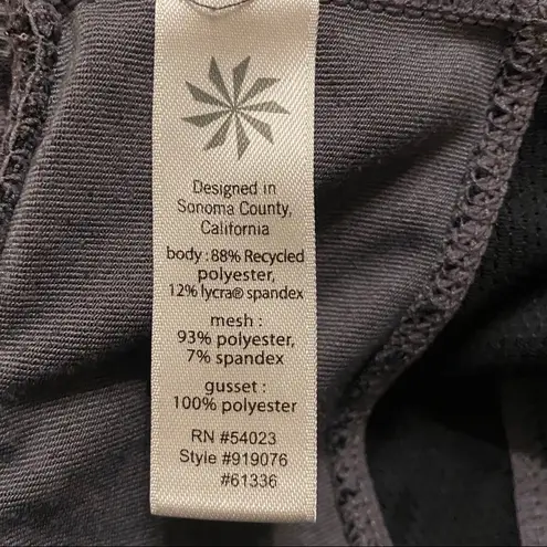 Athleta  Bare to Run Cairo Cropped Leggings‎ Capri Medium #919076