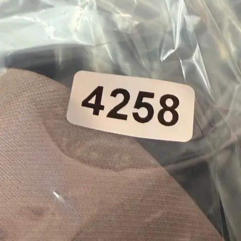 Vanity Fair Bra 42D Full Coverage Smoothing T Shirt Underwire Taupe Beige Lace