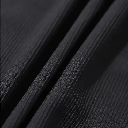 BERLOOK Twist Cutout Plus Size One