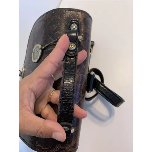 Patricia Nash Sinclair Leather Convertible Backpack Details swear on the straps