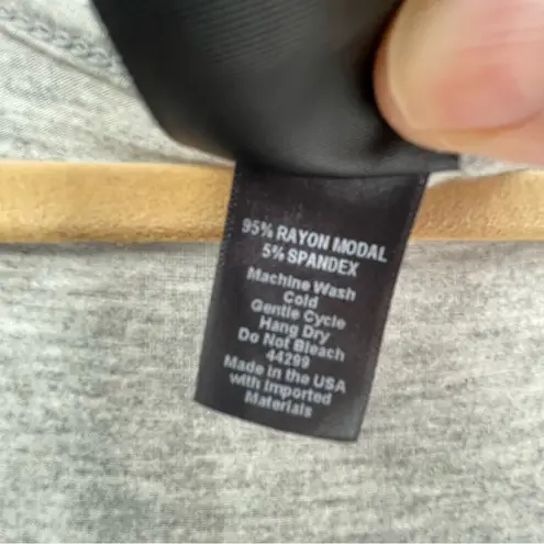 Agnes & Dora Women's Heather Gray Grey Love Tunic Short Sleeve V-Neck, Size XS