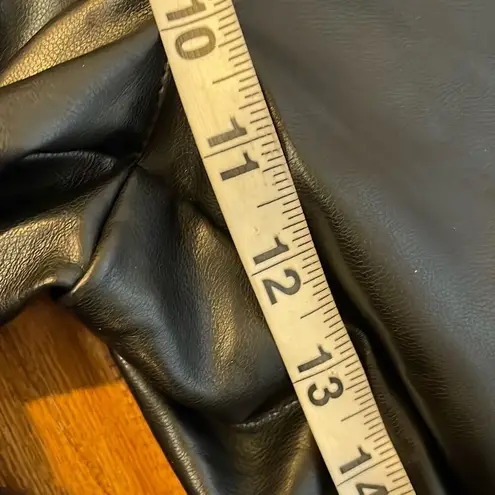 Bagatelle Collection black faux leather wide leg crop pant mediun