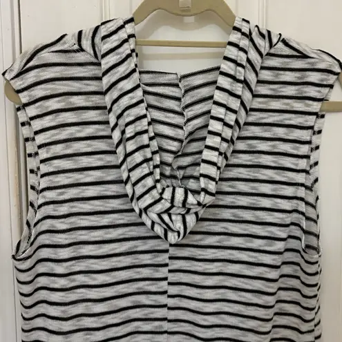 Kona Sol Sleeveless Black and White Striped Hooded Swimsuit Cover Up