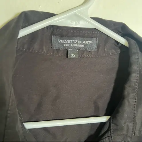 Velvet Heart Short Sleeve Button Down Top Black Tie Hem XS