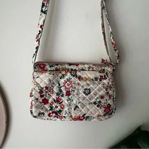 Vera Bradley  Prairie Paisley RFID‎ Little Hipster Bag