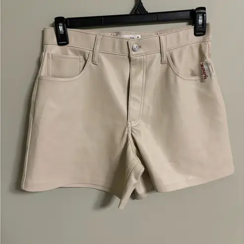 Abercrombie & Fitch NWOT  The Dad Short High Rise Vegan Leather Shorts Size 10