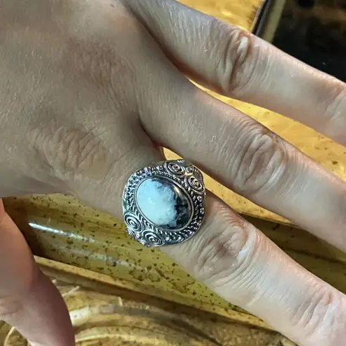 Genuine White Buffalo Sterling Silver Ring Size 9