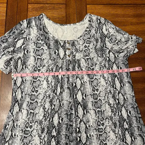 Popyoung Plus Size 3XL Snakeskin Blouse Tunic Rayon Spandex Top White