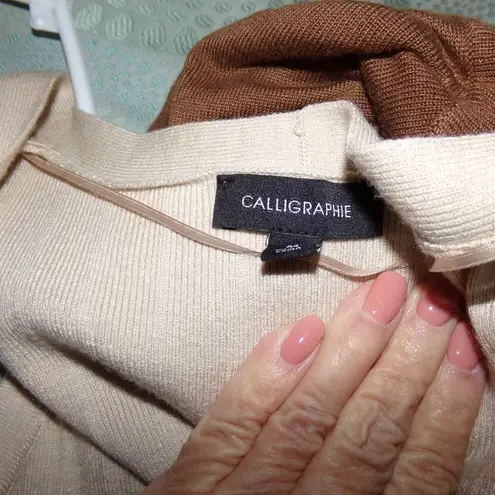 Calligraphie beige open front long vest size M Excellent condition Button trim Size M