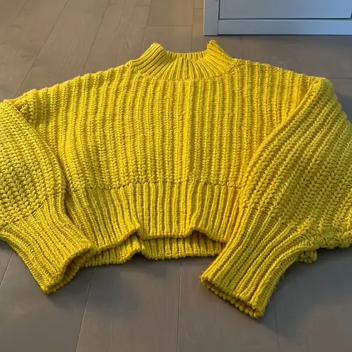 H&M BNWOT h & m yellow cable knit cropped sweater medium