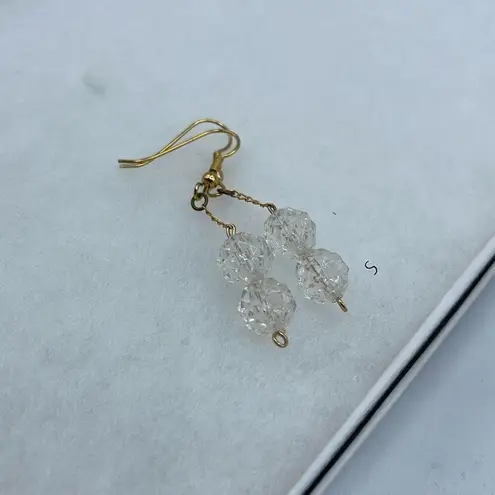 Vintage dangle drop faceted globe pierced earrings. Gold