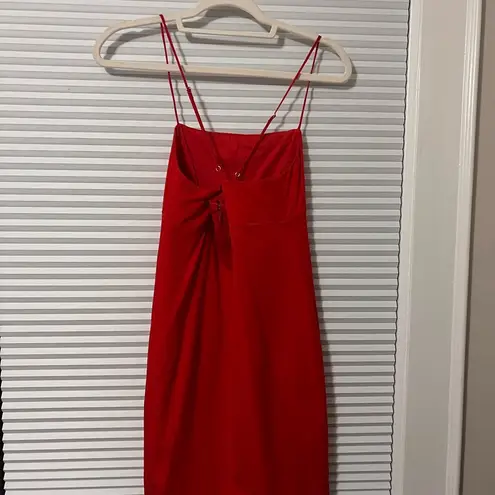 Red dress size small! Doesn’t picture well because it folds in.