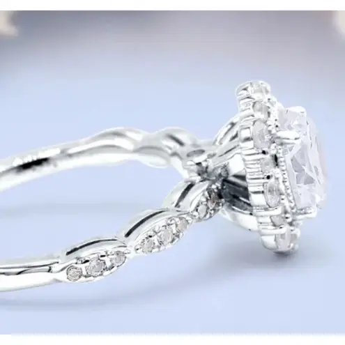 Boutique NEW Women’s White Gold Filled Oval Simulated Diamond Engagement Ring, Sz 7