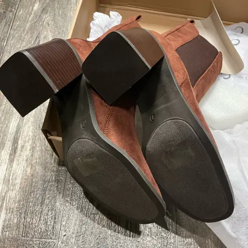 Journee Collection  Chestnut Heeled Boots Size 7
