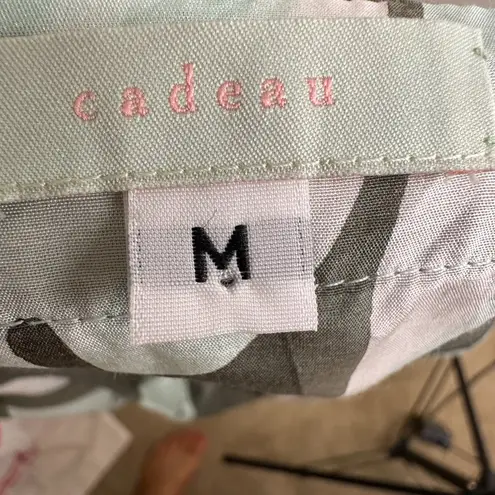 NWOT Cadeau Maternity Leaf Abstract Blouse Silk Blend in Shades of Green Size M Size M