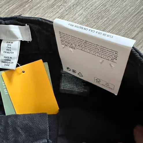 H&M NWT  High Waist Distressed Shorts - Image 5