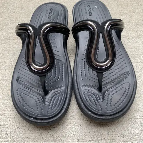 Crocs  Sanrah MetalBlock Flat Flip Flop Sandals size 6