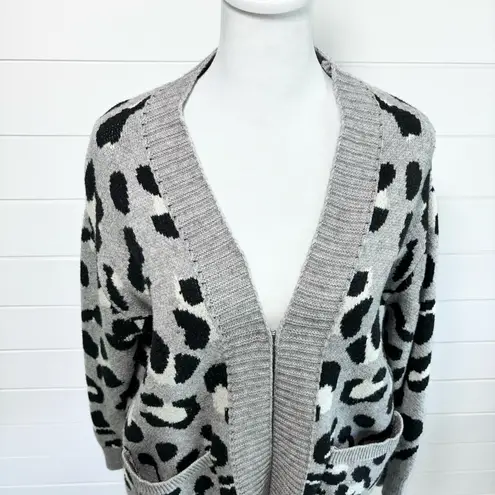 Janice Apparel Open Front Cardigan Leopard, Animal Print Sweater. One Size Gray Size undefined - Image 2