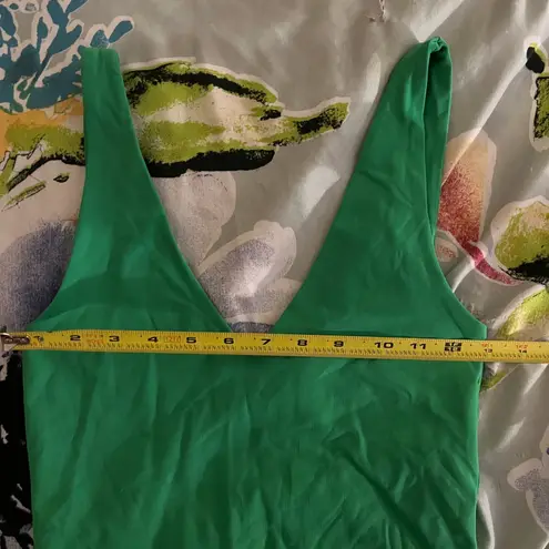 Babaton Aritzia Women's Contour Green V-Neck Sleeveless Bodysuit Size Small