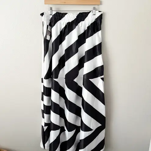 TWICE CHIC BOUTIQUE | Black White Ball Skirt Elastic Waist Pull On | Size XXL