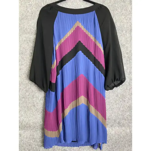 Max and Cleo Max and Cleo Eliza Dress NWT $148 Size M Chevron Pleated Shift Sheer Sleeves