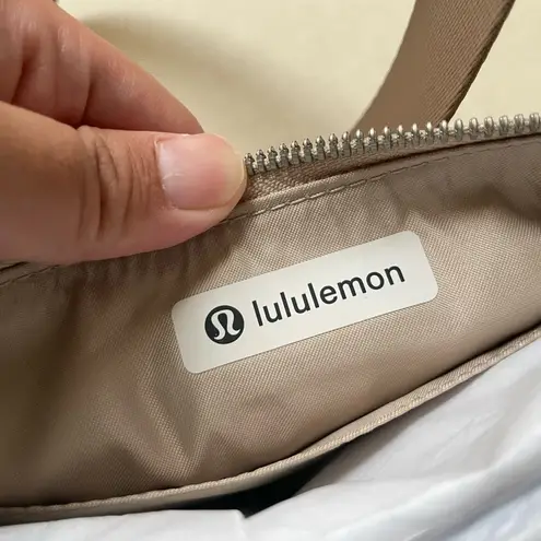 Lululemon Crossbody with Nano Pouch 2L - Trench