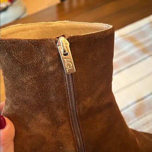 AGL Mimma Pointed Toe Block Heel Bootie Size 8