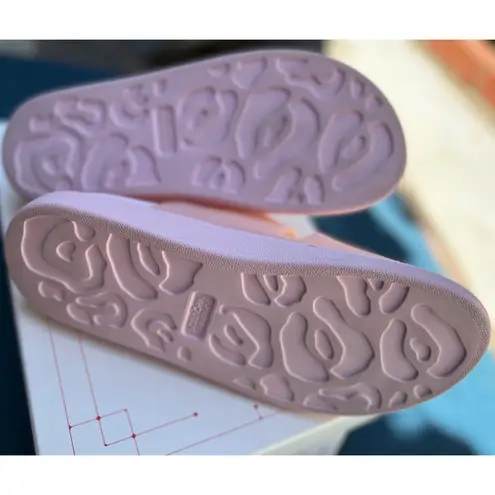 Alexander McQueen Oversize Slide Sandal pale pink vacation comfortable stylish