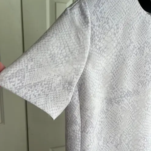 Babaton Aritzia Short Mini Lined Pearl Dress Short Sleeve Gray Print, Size XS S White