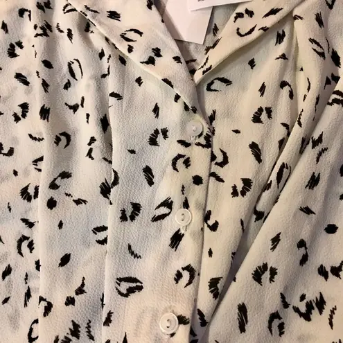 All in Favor Blouse Womens XS New Black White Abstract