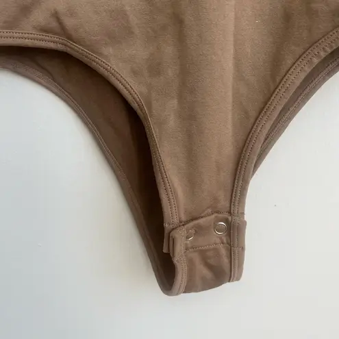 Aura Brown Fitted Sleeveless Muscle Tee