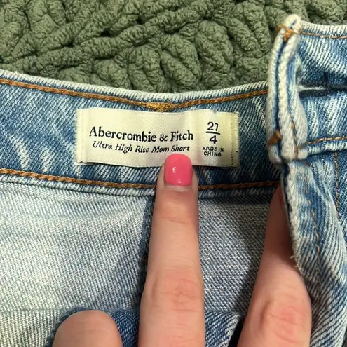 Abercrombie & Fitch Abercrombie ultra high rise mom shorts! Worn a couple of times