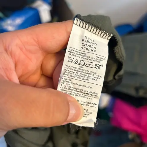 Old Navy  Active Camo Long Sleeve Workout Top