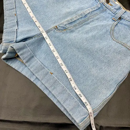 Westport Vintage 90s High Waist Light Wash Denim Shorts, Fits Size 6